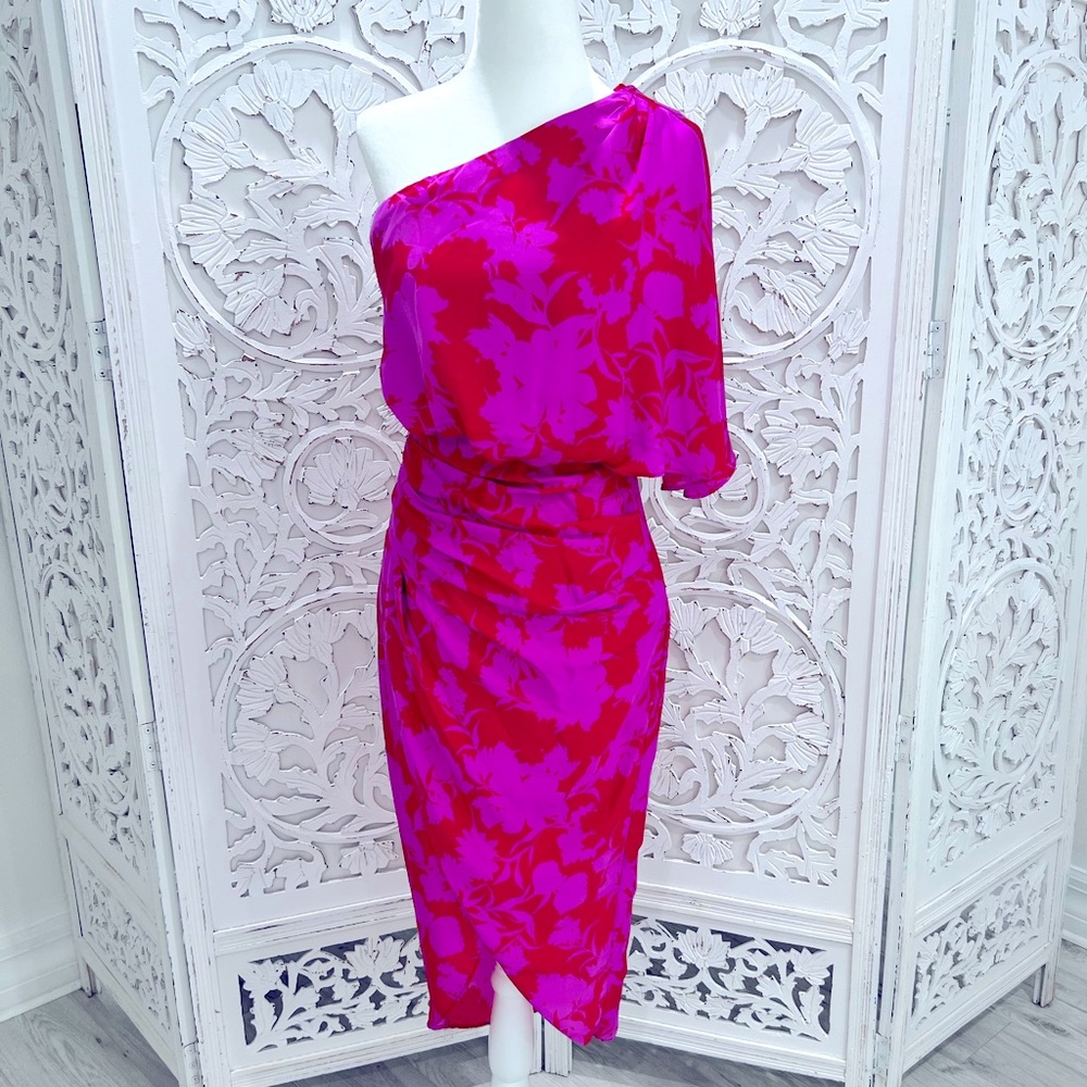 One shoulder dress